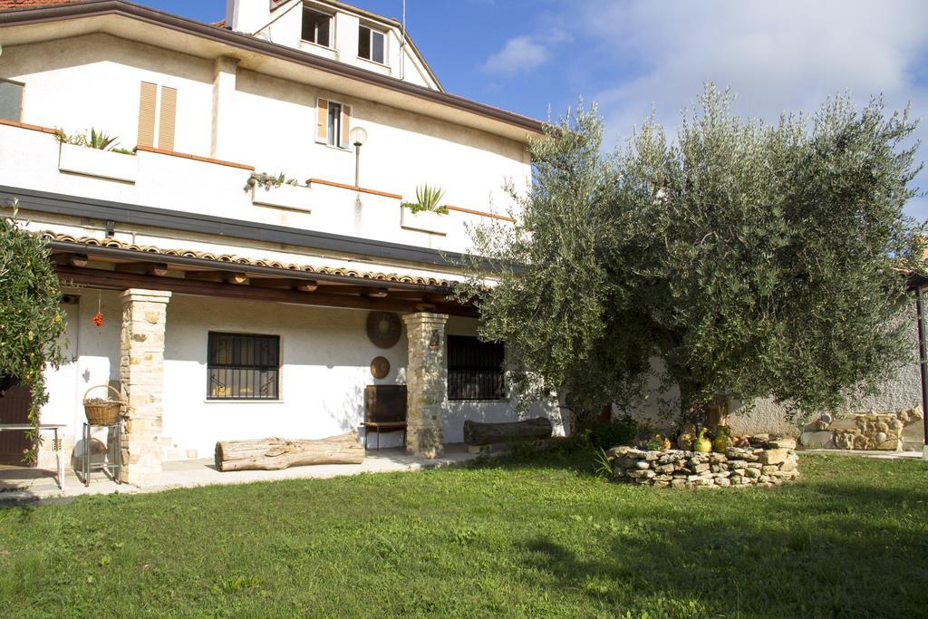 Casa Dell'Arciprete B&B Arielli Ruang foto